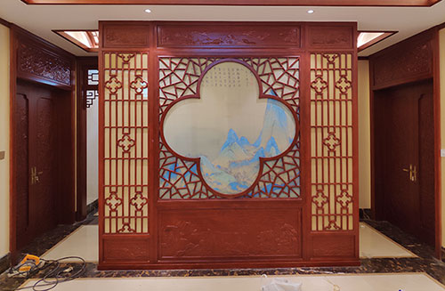 东莞生态园会所室内装修中式仿古实木屏风隔断展示